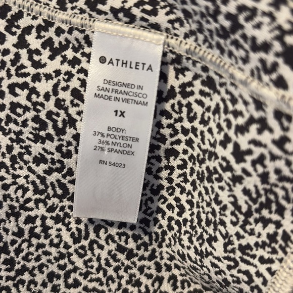 Athleta Salutation stash ii textured leggings 1X leopard - Picture 6 of 7